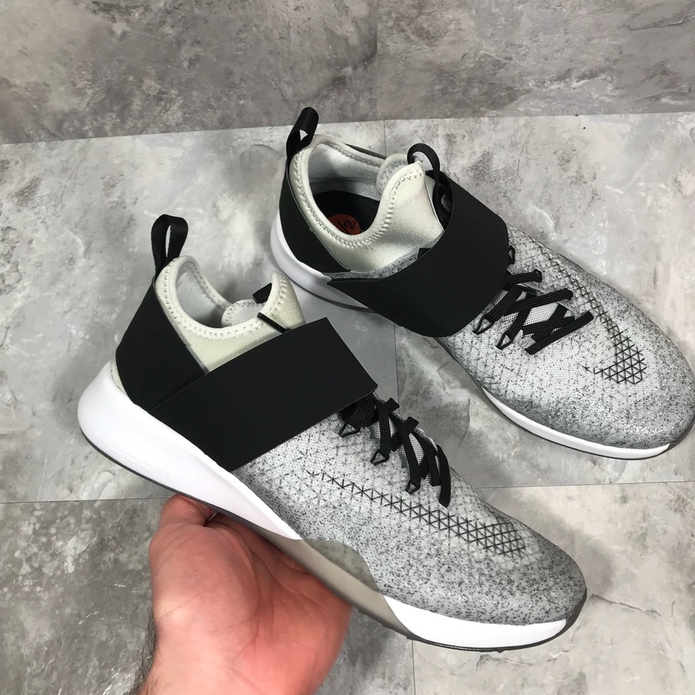Nike Air Zoom Strong